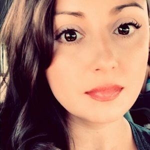 Meet your Posher, Latisha